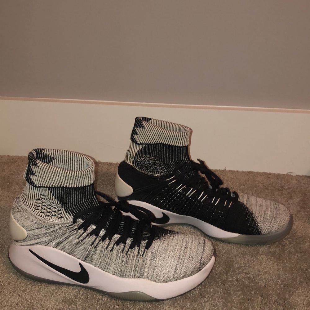 Nike Hyperdunk Flyknit “Oreo” | Looks New